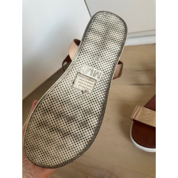 MIA Women's Ellen Round Toe Metallic Flat Sandal Ankle Strap Leather Copper S 10 - Picture 6 of 12